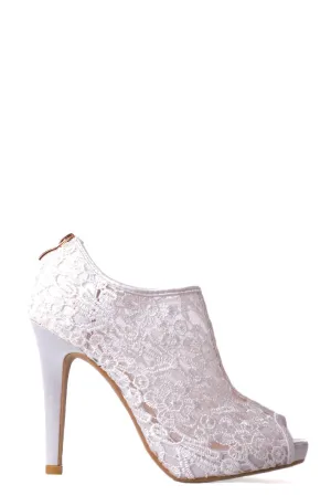 Bridal Shoe In Delicate Lace