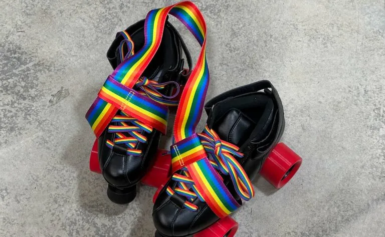 Derby Laces Skate Gear Leash 54 inch (137 cm) Rainbow Stripe