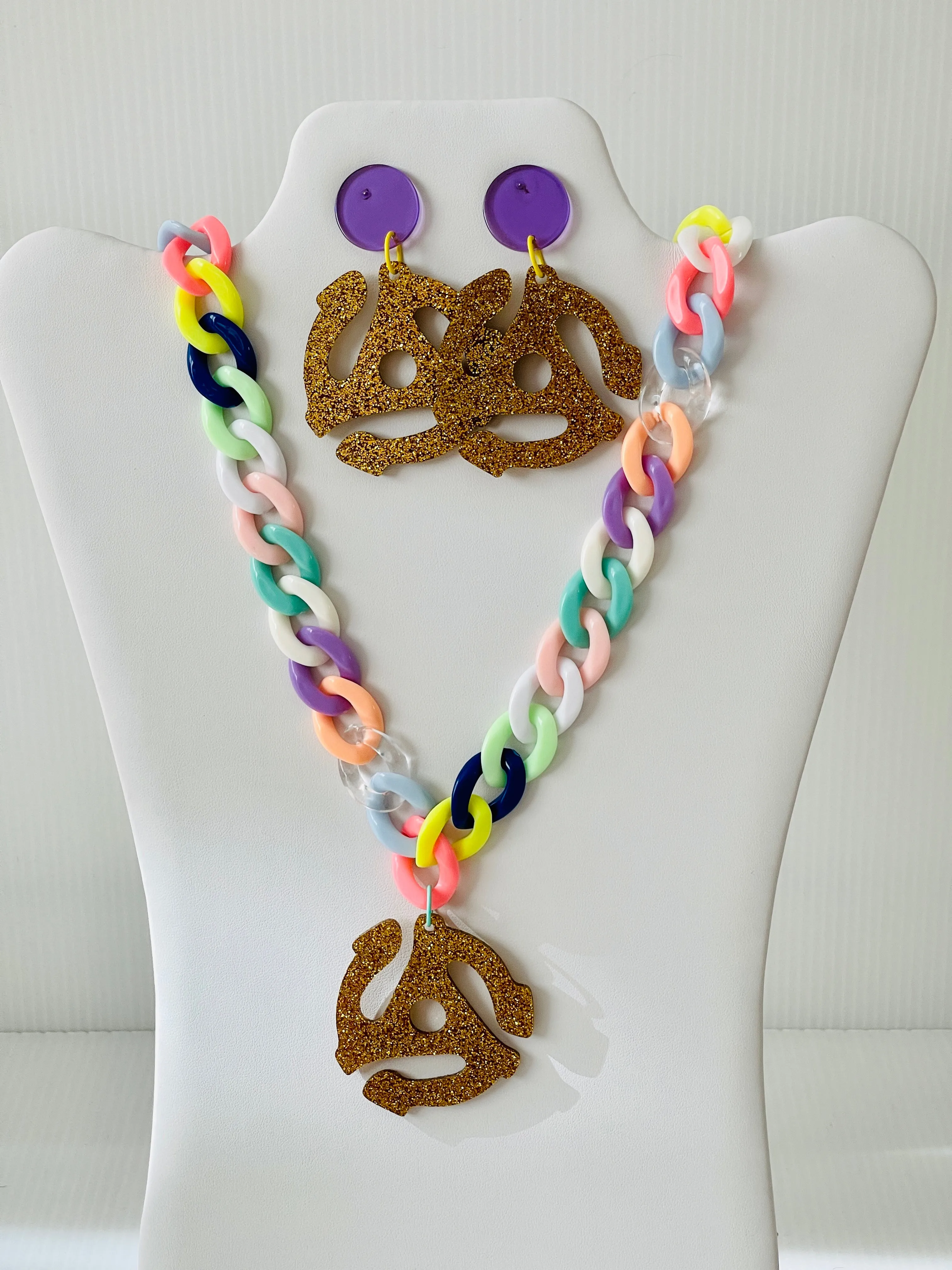 Fantastic Plastic Jumbo Gold Glitter 45 Adapter Charm Set With Multi-Color Plastic Chonky Chain
