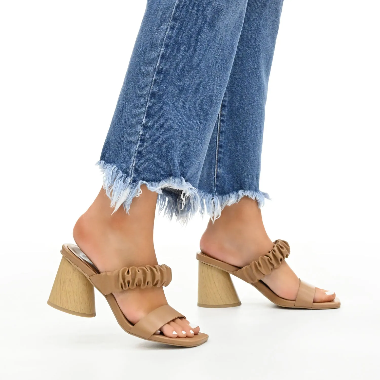 FAYTH HEELED SANDALS IN FAUX LEATHER