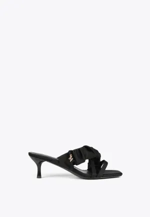 Heeled sandals with gathering
