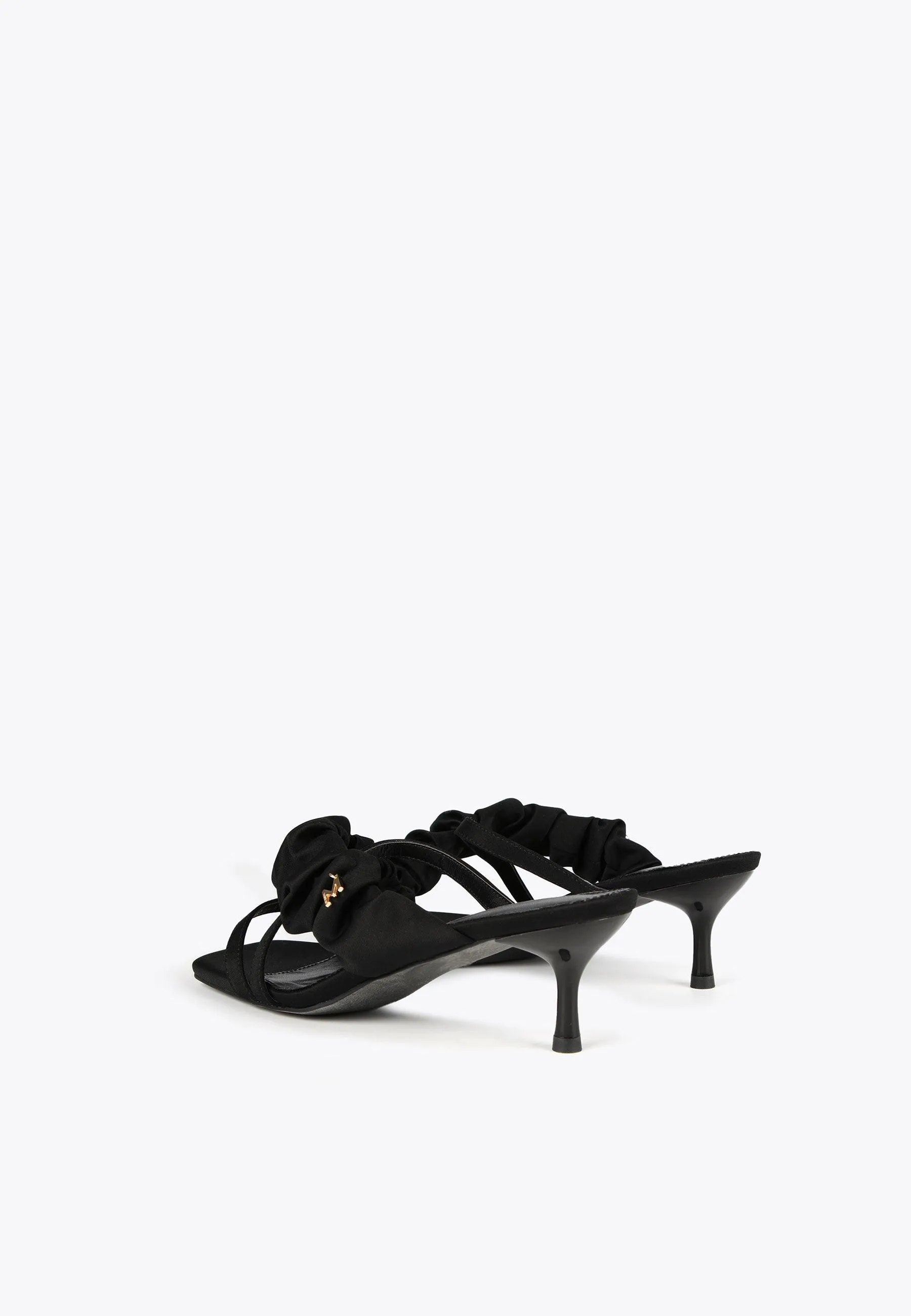 Heeled sandals with gathering