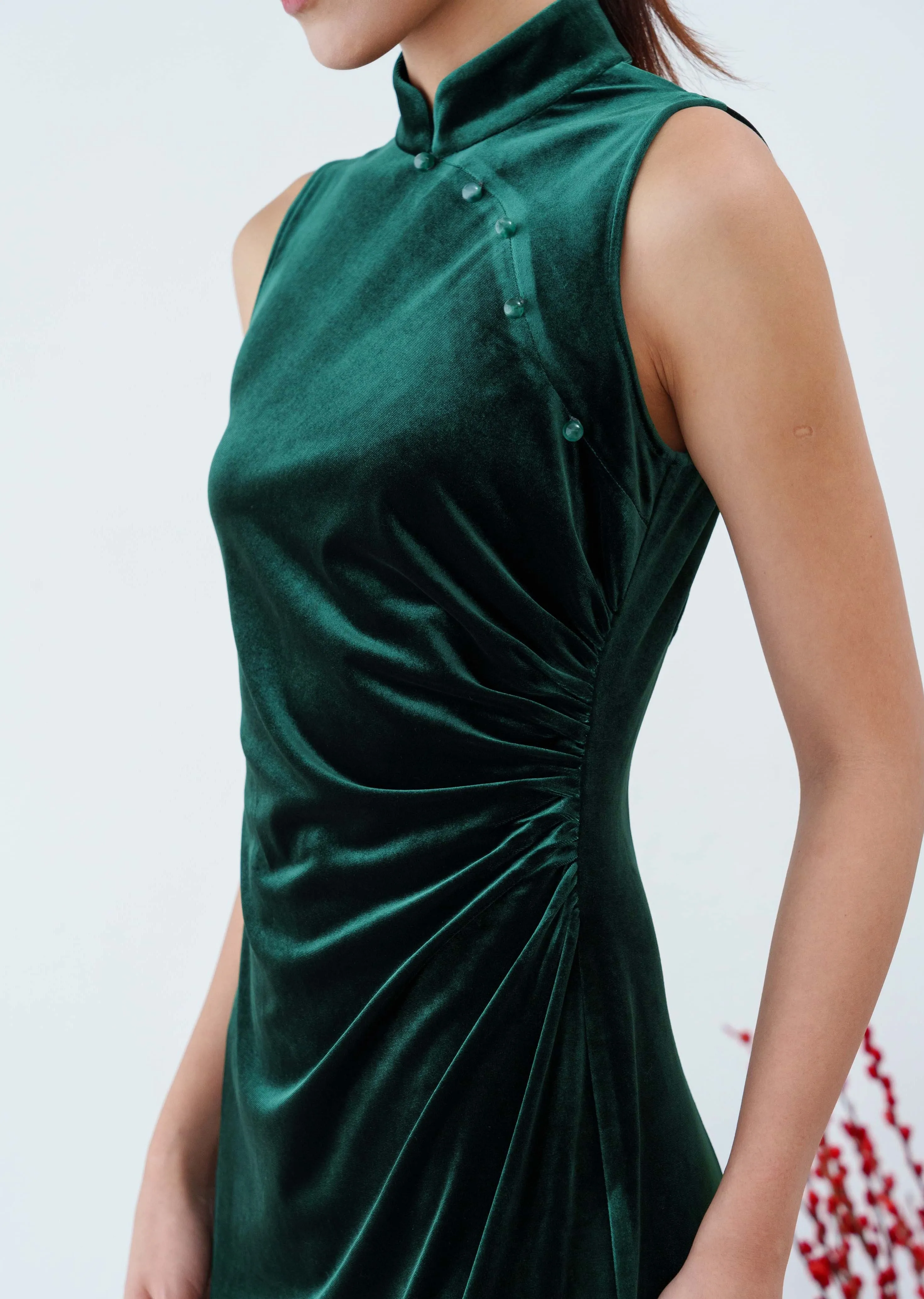 Hellebores Open Back Velvet Qipao (Dark Green)