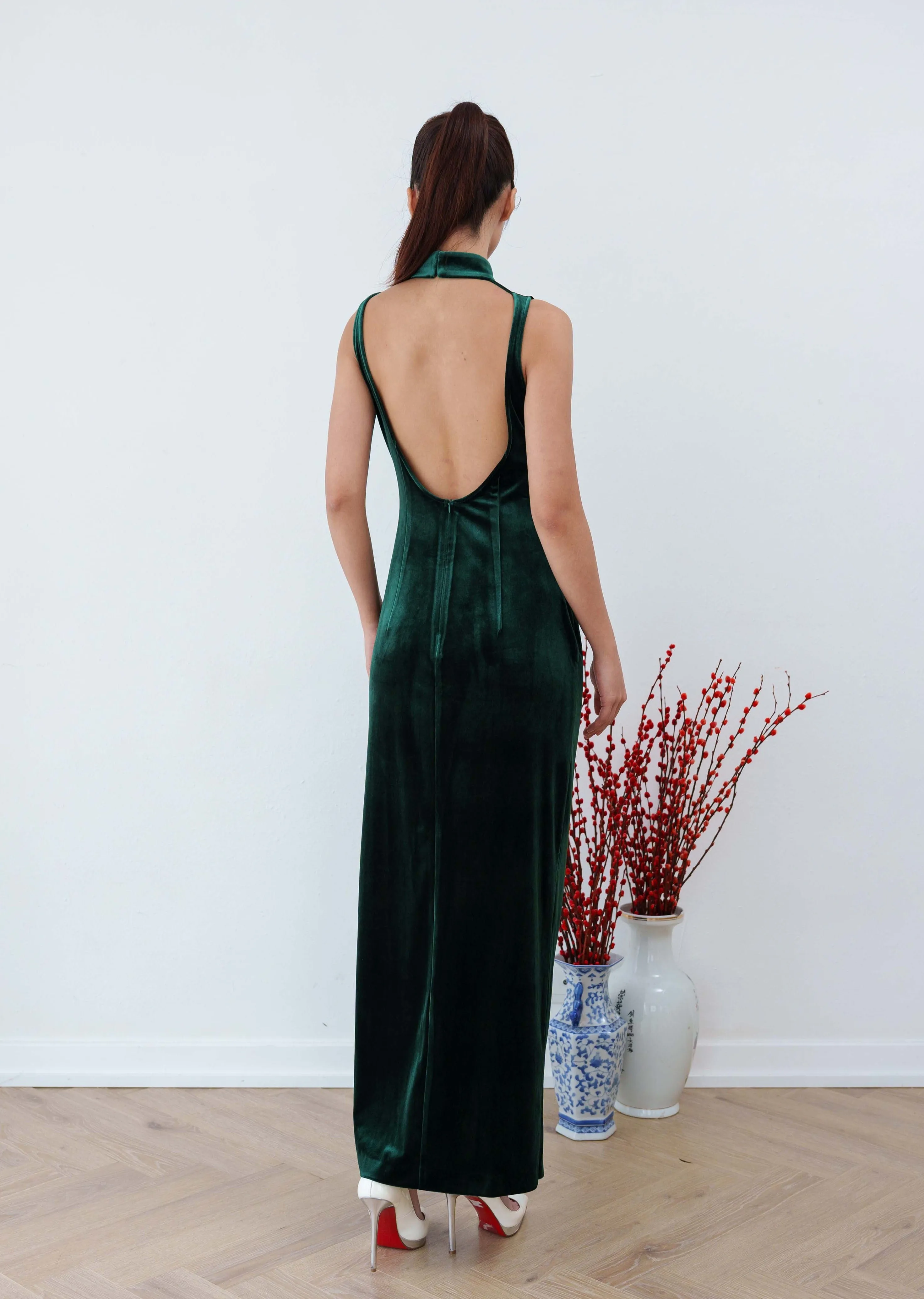 Hellebores Open Back Velvet Qipao (Dark Green)