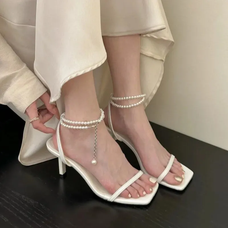 Hnzxzm Low Heel Sandals Woman Leather Suit Female Beige Silver Summer High Heels Low-heeled Fashion Comfort Girls High-heeled Sandals