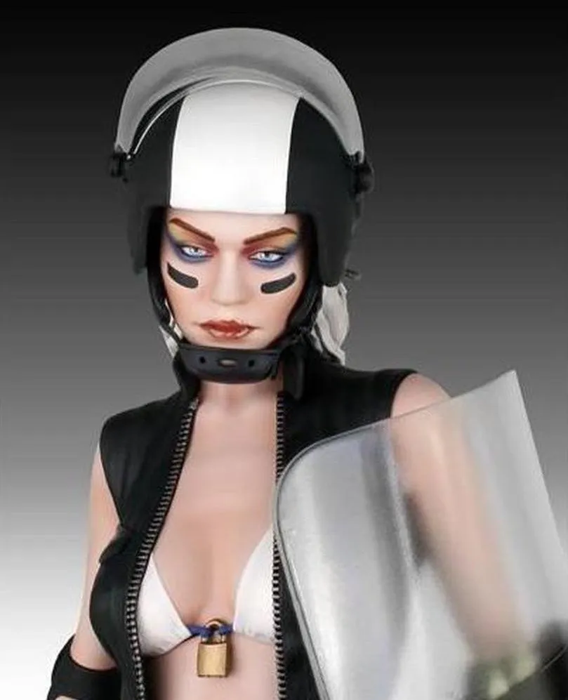 Honey Trap - Derby 1:4 Scale Statue by Gentle Giant