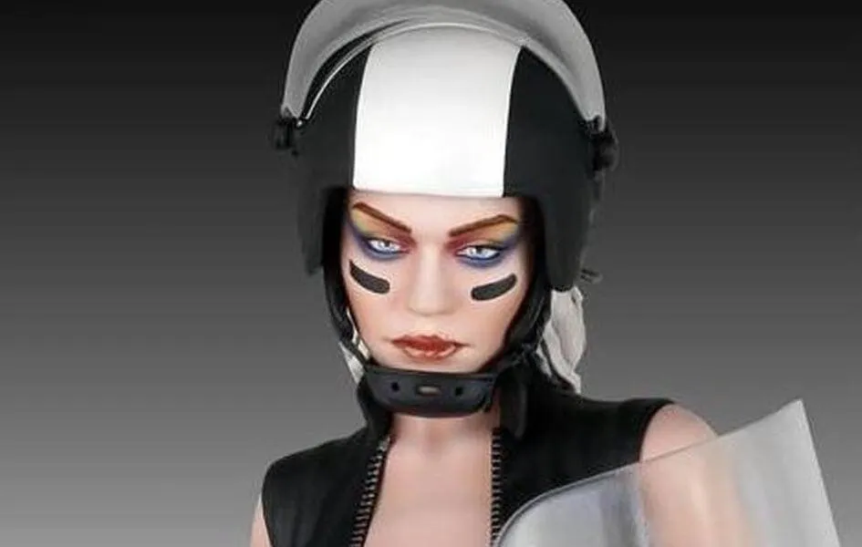 Honey Trap - Derby 1:4 Scale Statue by Gentle Giant