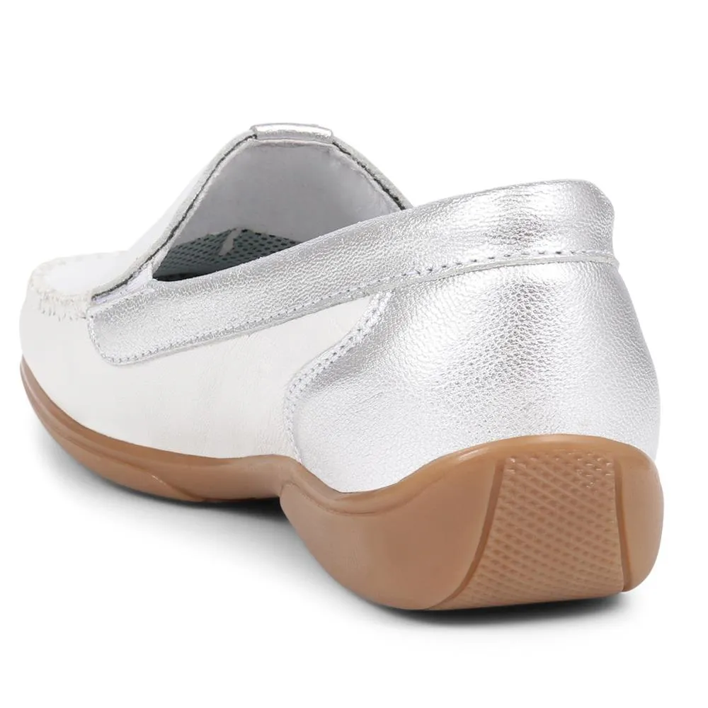 Leather Moccasins  - CONT39003 / 325 242
