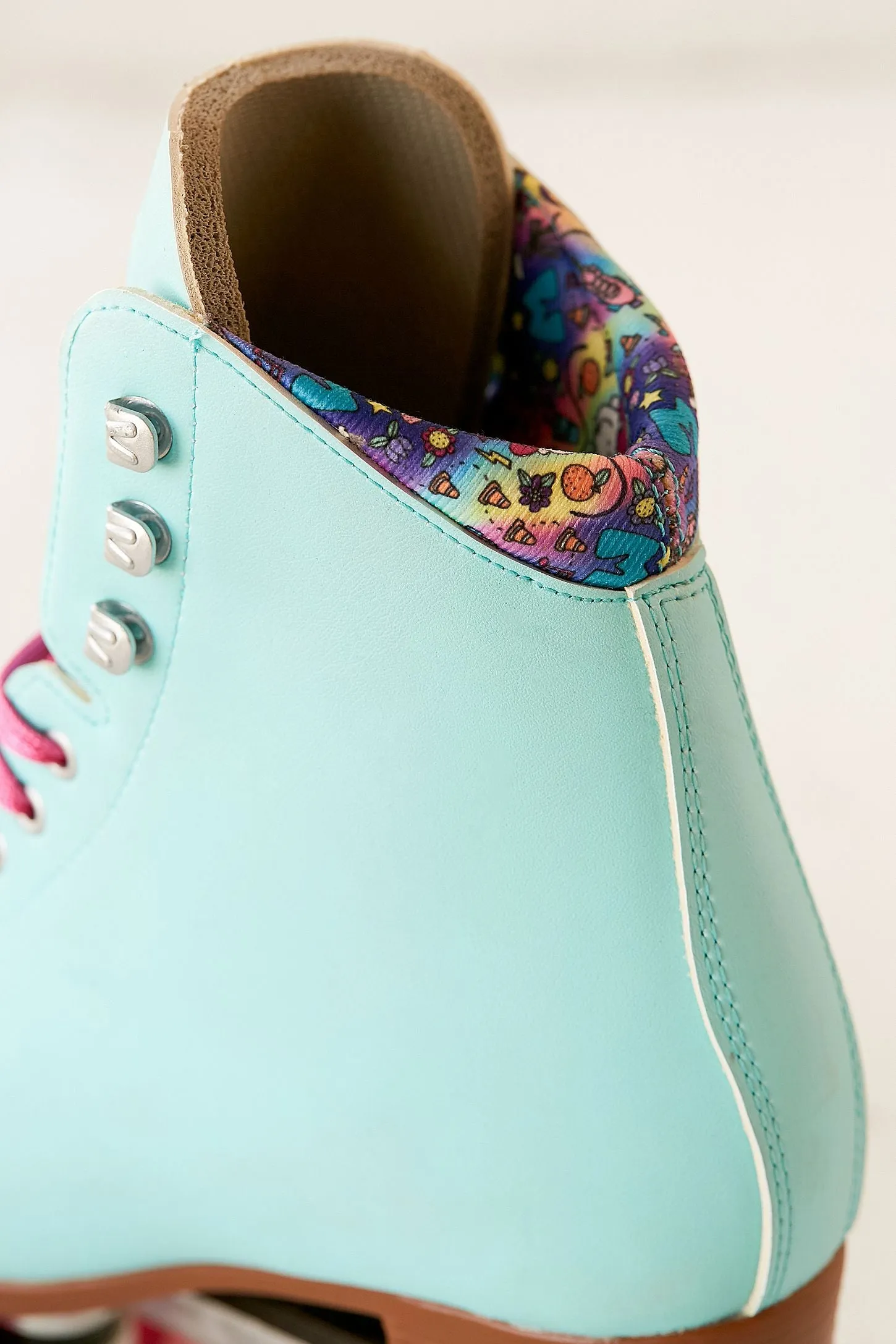 Moxi Beach Bunny Roller Skates - Blue Sky - Super Sale