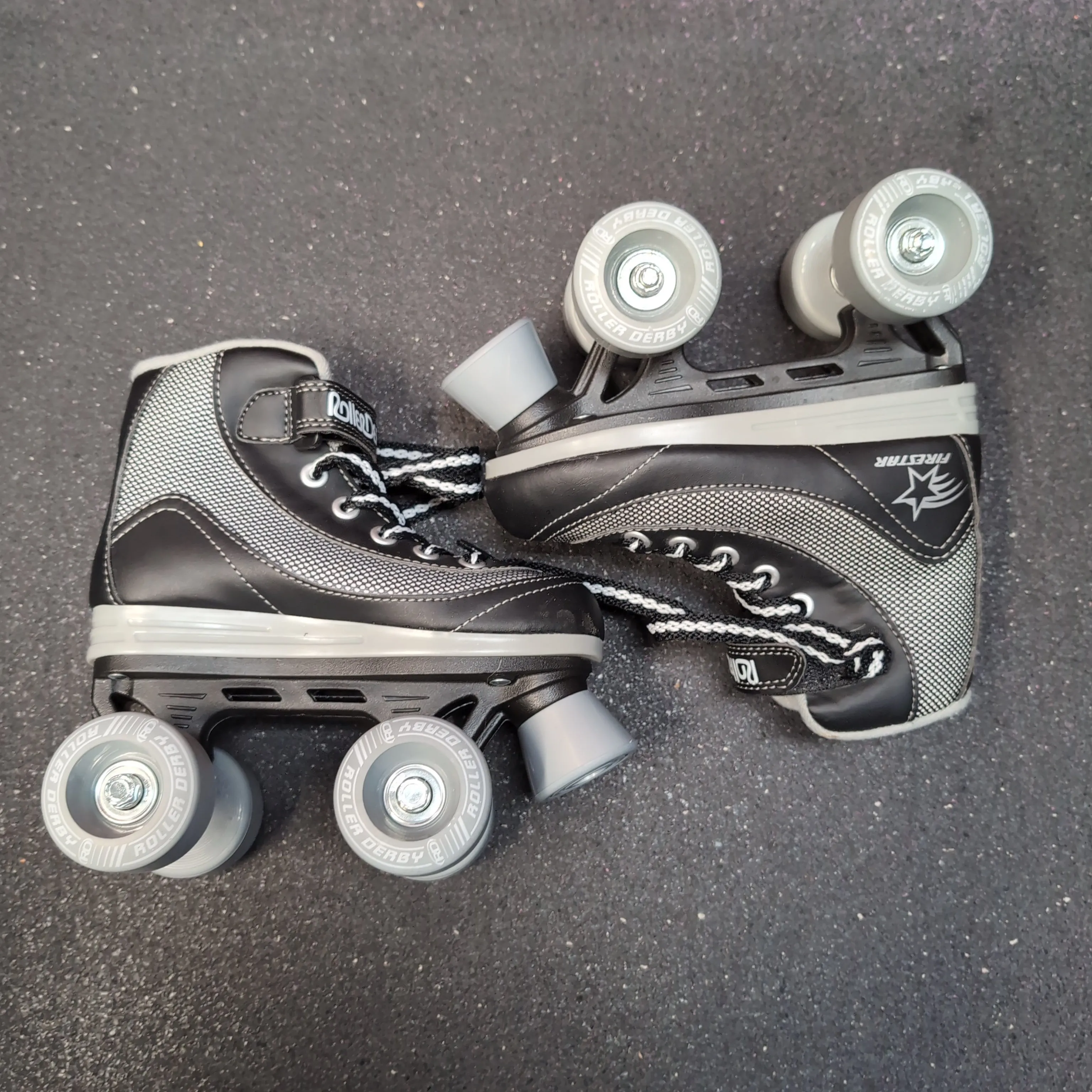 New Roller Derby Firestar Black 608ZB Jr. Skate Size 13 Derby Skates Complete