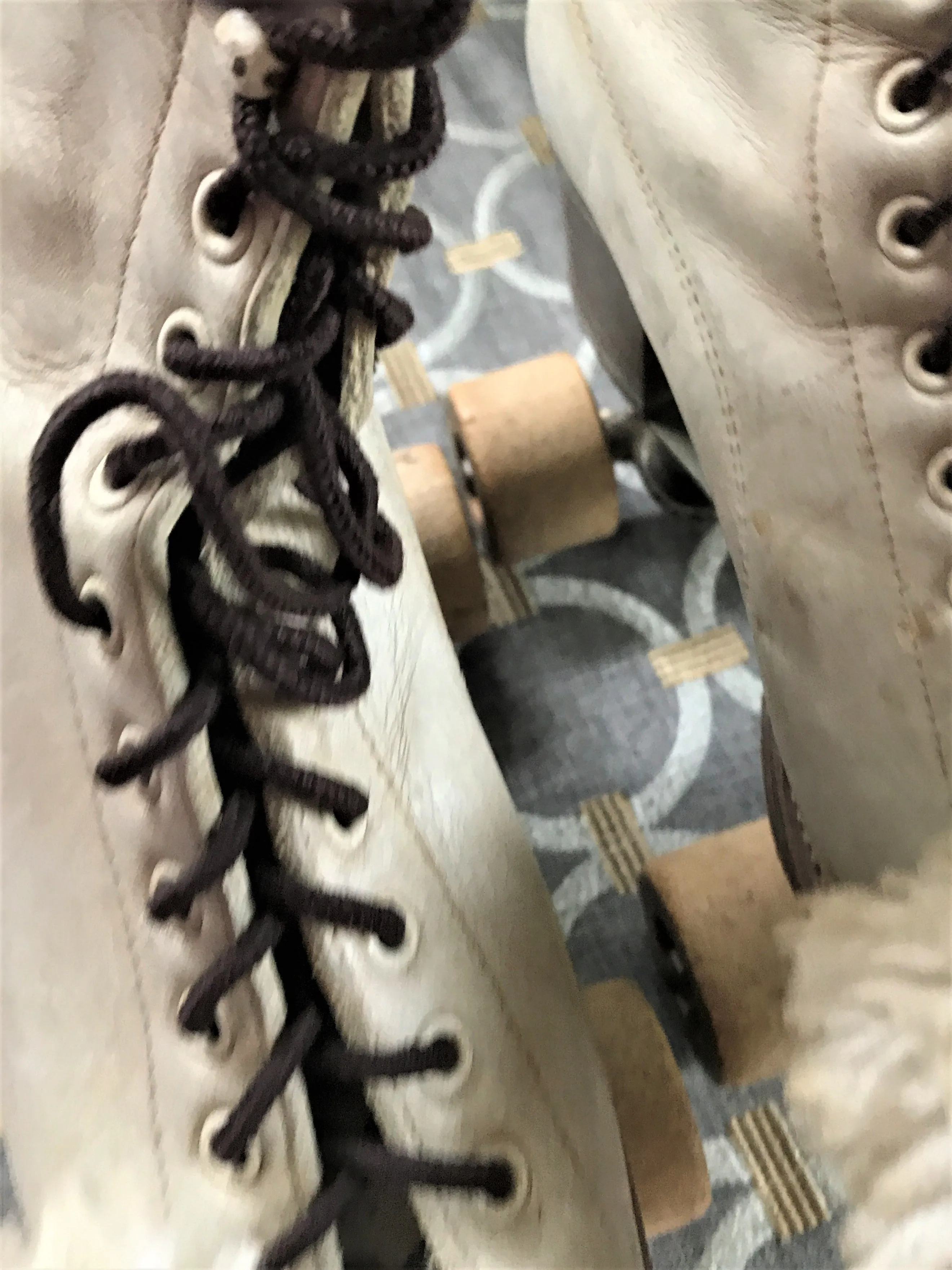 SO CHARMING! VINTAGE WOMEN'S/GIRL'S CHICAGO ROLLER SKATES WITH WOODEN WHEELS