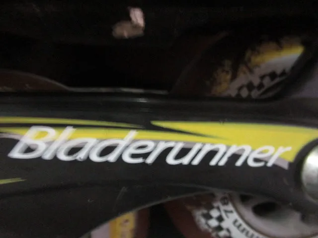 Used Blade Runner Scream In-Line Skates Size 3 - Right Strap Is Broken